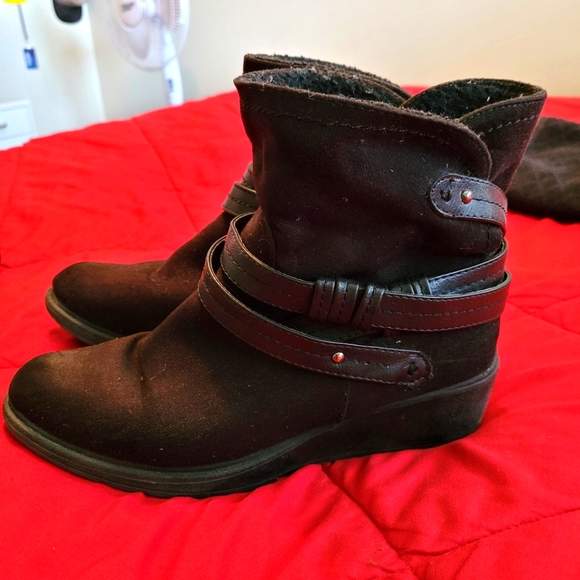 Joe Boxer Shoes - SOLD!!! JOE BOXER Wedge Boots